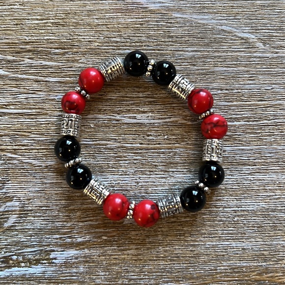 22042 Onyx and Red Acrylic Bracelet - Picture 1 of 4